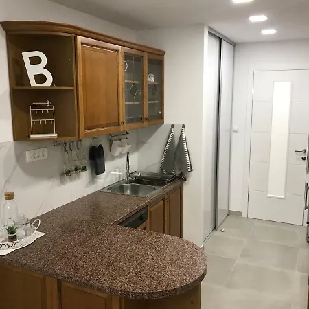 M&r